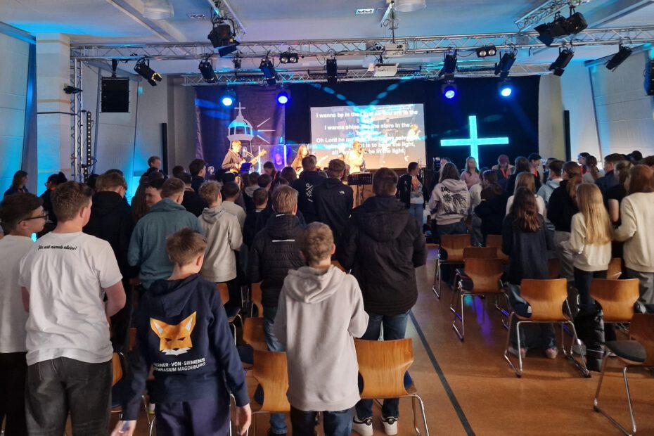Ich, die anderen und Gott – Konfi-WG 2025
